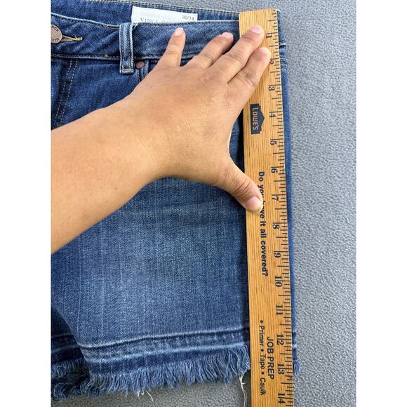 Vince‎ Camuto Undone Hem Denim Short Dark Wash Size 32 / 14 - Picture 3 of 7